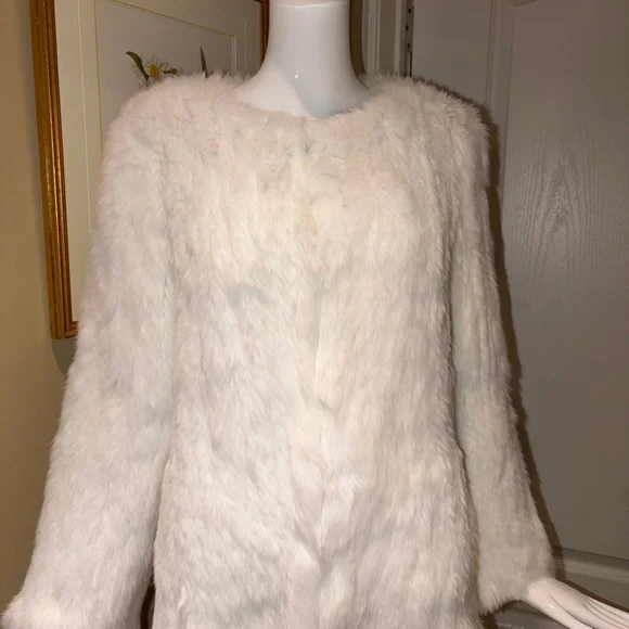 Chic White Rabbit Fur Jacket - Picture 3 of 4